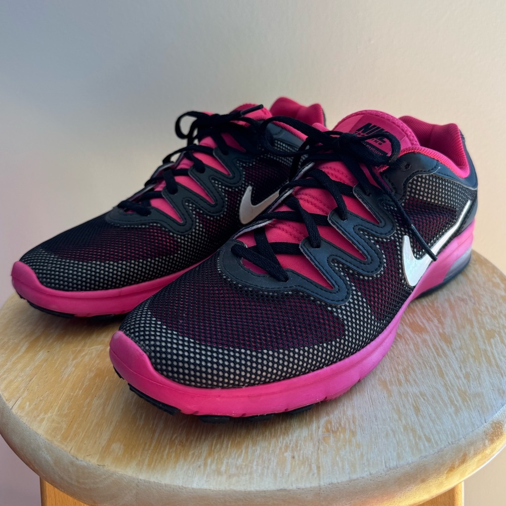 NIKE | WOMEN’S AIR MAX FUSION SHOES SIZE 7